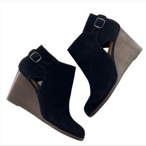 NEW in Box Lucky Brand Yesrah Suede Cutout Buckle Wedge Bootie Black 7.5M Boho